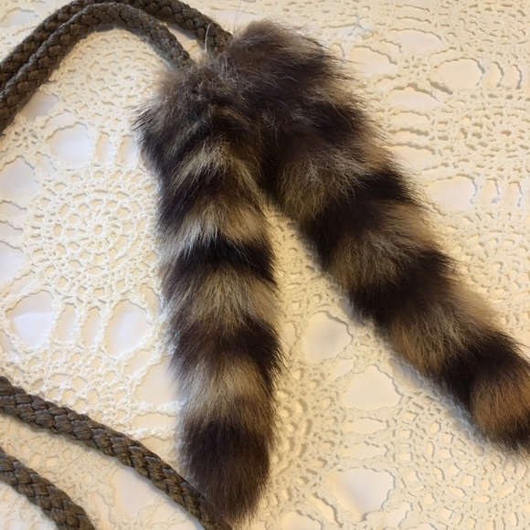 Anthropologie Raccoon fox tail fur scarf